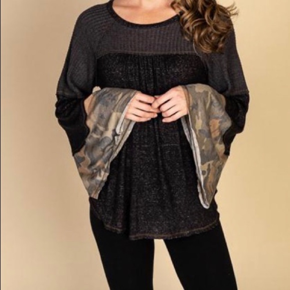 Flowy Silhouette Bell Sleeve Top Small